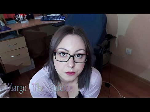 ❤️ Sexig tjej med glasögon suger Dildo djupt på kamera ️❌ Pornvideo at porn sv.redpornpictures.ru ❤